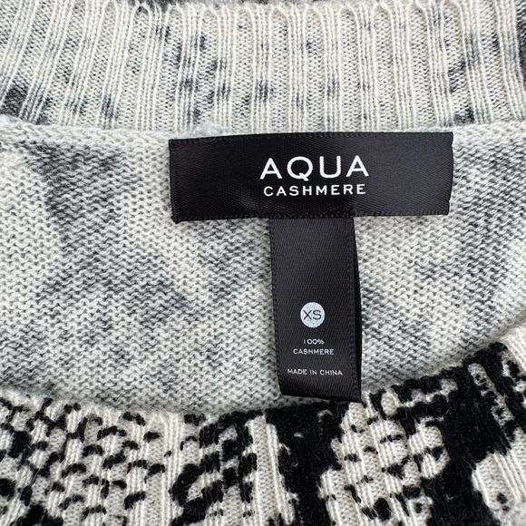 Bloomingdale’s Aqua Snake Print Cashmere Sweater - Picture 3 of 12